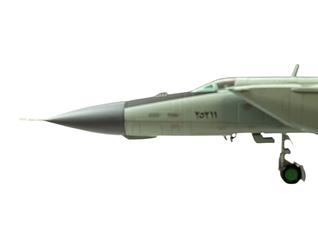 1/72 HobbyMaster (HA5602)  Mikoyan-Gurevich MiG25PDS Foxbat (25211) "The Hornet Killer"flown by Lt. Zuhair Dawood Jan17 1991, 84th Sqdn, Iraqi Air Force (Limited Edition) 2018 Release