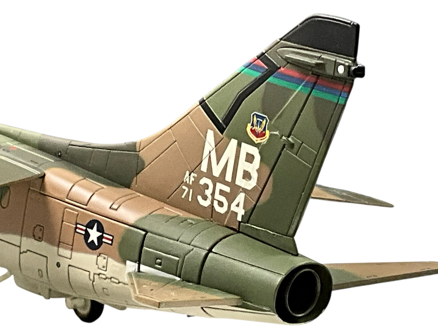 1/72 Century Wings (686250) Vought Corsair II A7D (MB71-0354) 1972 Korat R.T.A.F.B. Thailand 353rd TFS 354th TFW U.S.A.F. (Limited Edition of 1500)