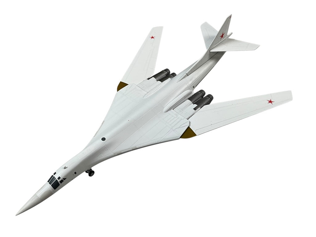 1/200 Herpa (558758) Tupolev TU-160 Blackjack "White Swan" (Red 33) Pryluky AB, 184th Heavy Bomber Aerial Regiment (184 GvTBAP) Soviet Air Force (limited Edition)