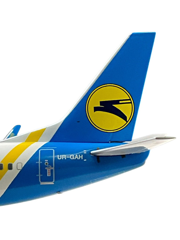 1/200 JC Wings (XX2691) Boeing B737-300W (UR-GAH) Ukraine International Airlines (Limited Edition)