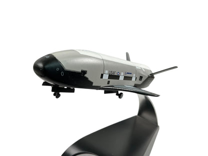 1/72 Dragon Wings (50377-03) Boeing X-37B Orbital Test Vehicle (OTV) Vandenberg AFB 03-12-2010 N.A.S.A./U.S.A.F. (Limited Edition)