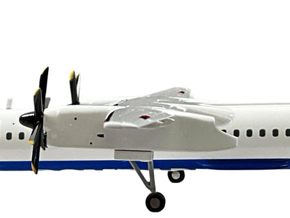 1/200 JC Wings (XX2989) Bombardier Q400 (DeHaviland Canada DHC-8-402Q Dash 8) C-GLOZ Bombardier (Limited Edition) 2018 Release