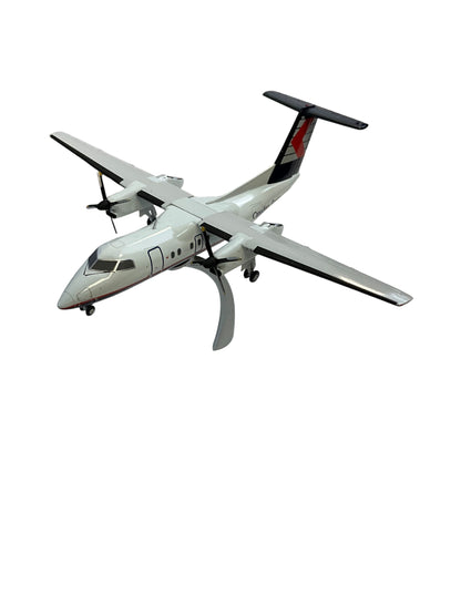 1/200 JC-Wings (LH2285) Bombardier DASH8-100 (C-GAAM) Chevron Livery - Canadian Regional Airlines (Limited Edition)