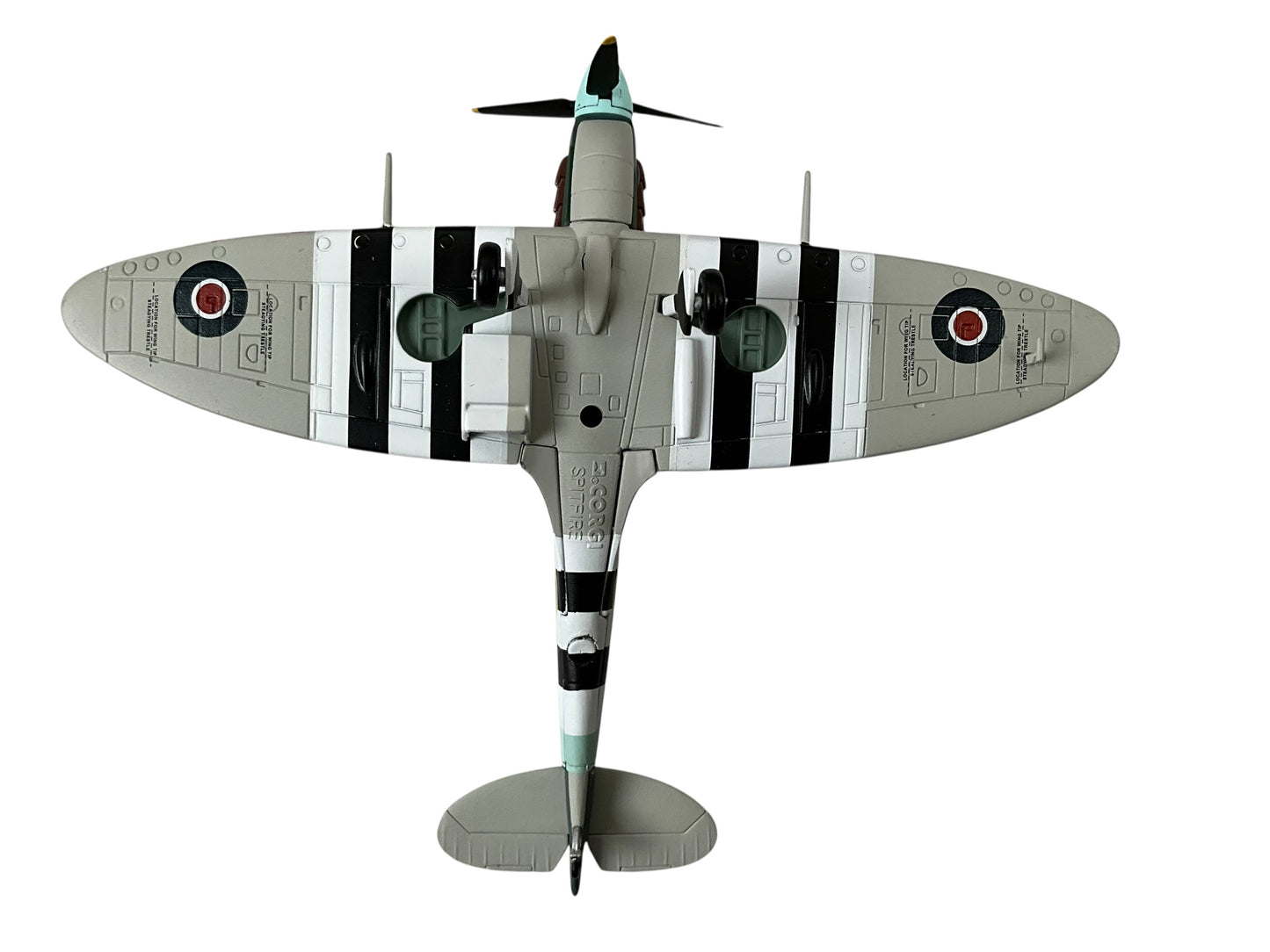 1/72 Corgi (AA31906) Supermarine Spitfire MK.VB (4Q) "D-Day 60th Anniversary" Normandy June 1944, VCS-7 (Cruiser Scouting Sqdn) U.S. Navy (Limited Edition #6147 of Only 7100) 2004 Release