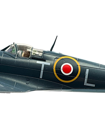1/48 Hobbymaster (HA7864) Supermarine Spitfire Mk.Vb Trop (EP706 / T+L) flown by R.C.A.F. Ace Geoege "Buzz" Beurling Malta 1942 No. 249 Sqn R.A.F. (Limited Edition)