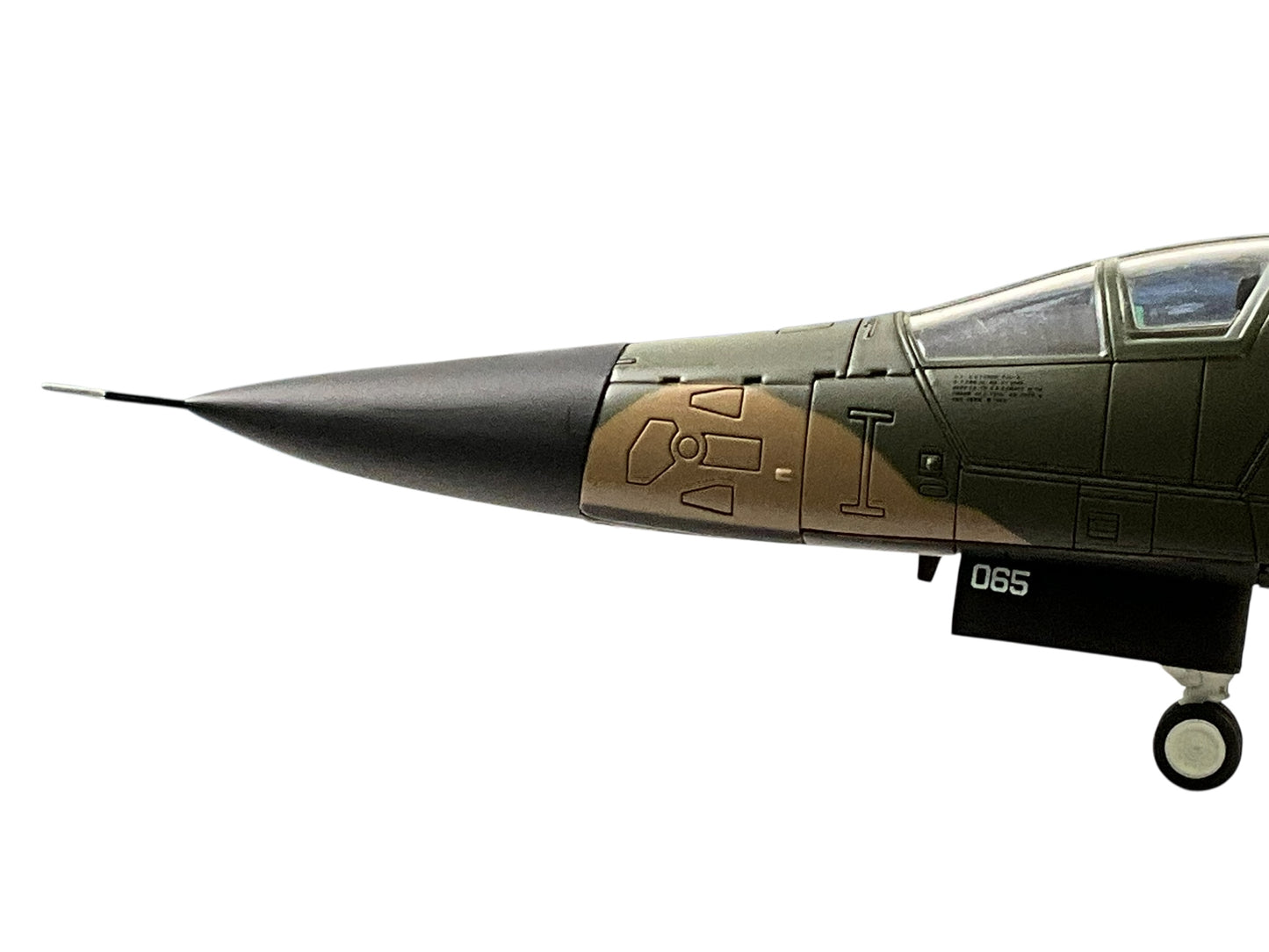 1/72 Hobbymaster (HA3001) General Dynamics F111A Aardvark (AF67-065) "Operation Linebacker" 1972 Takhli RTAFB Thailand, 474 TFW, 429 TFS Black Falcons, U.S.A.F. (Limited Edition of 3500) 2010 Release