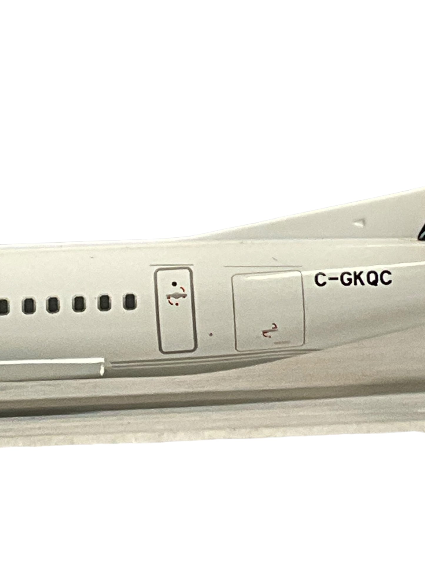 1/200 Gemini200 (G2POE1311) Bombardier Dash8 Q400 (C-GKQC) Porter Airlines (Limited Edition) 2024 Release