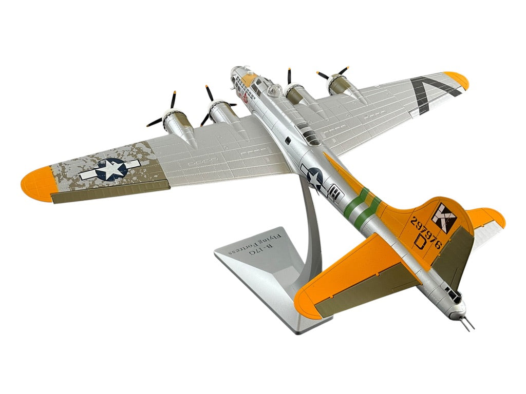 1/72 AirForce-1 (AF1-0110) Boeing B17G Flying Fortress (297976) "A BIT O' LACE" 709th BS, 447th BG, 8th Air Force, U.S.A.A.F., Rattlesden, Norfolk, England, April 1945 (Limited Edition)