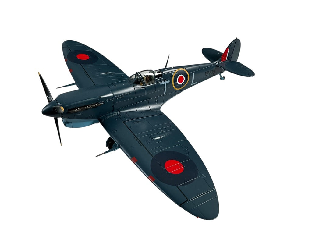 1/48 Hobbymaster (HA7864) Supermarine Spitfire Mk.Vb Trop (EP706 / T+L) flown by R.C.A.F. Ace Geoege "Buzz" Beurling Malta 1942 No. 249 Sqn R.A.F. (Limited Edition)
