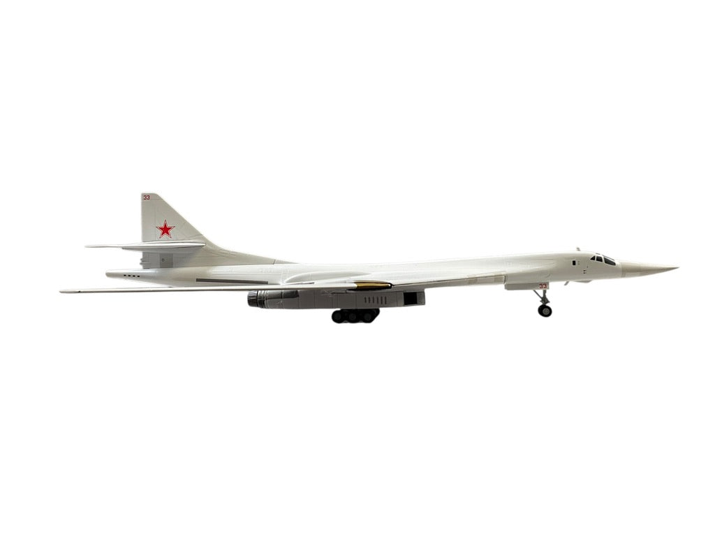 1/200 Herpa (558758) Tupolev TU-160 Blackjack "White Swan" (Red 33) Pryluky AB, 184th Heavy Bomber Aerial Regiment (184 GvTBAP) Soviet Air Force (limited Edition)