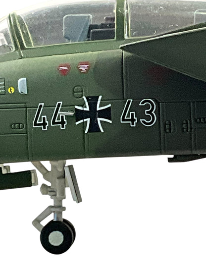1/72 Hobbymaster (HA6701) Panavia Tornado IDS (44+43) Allgau 1980's JBG34 Deutsche Bundes Luftwaffe (Limited Edition)