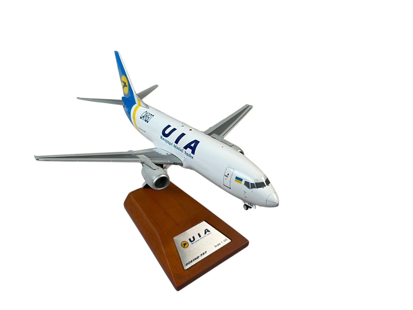 1/200 JC Wings (XX2692) B737-300F (UR-FAA) UIA "Cargo" - Ukraine International Airlines (Limited Edition)