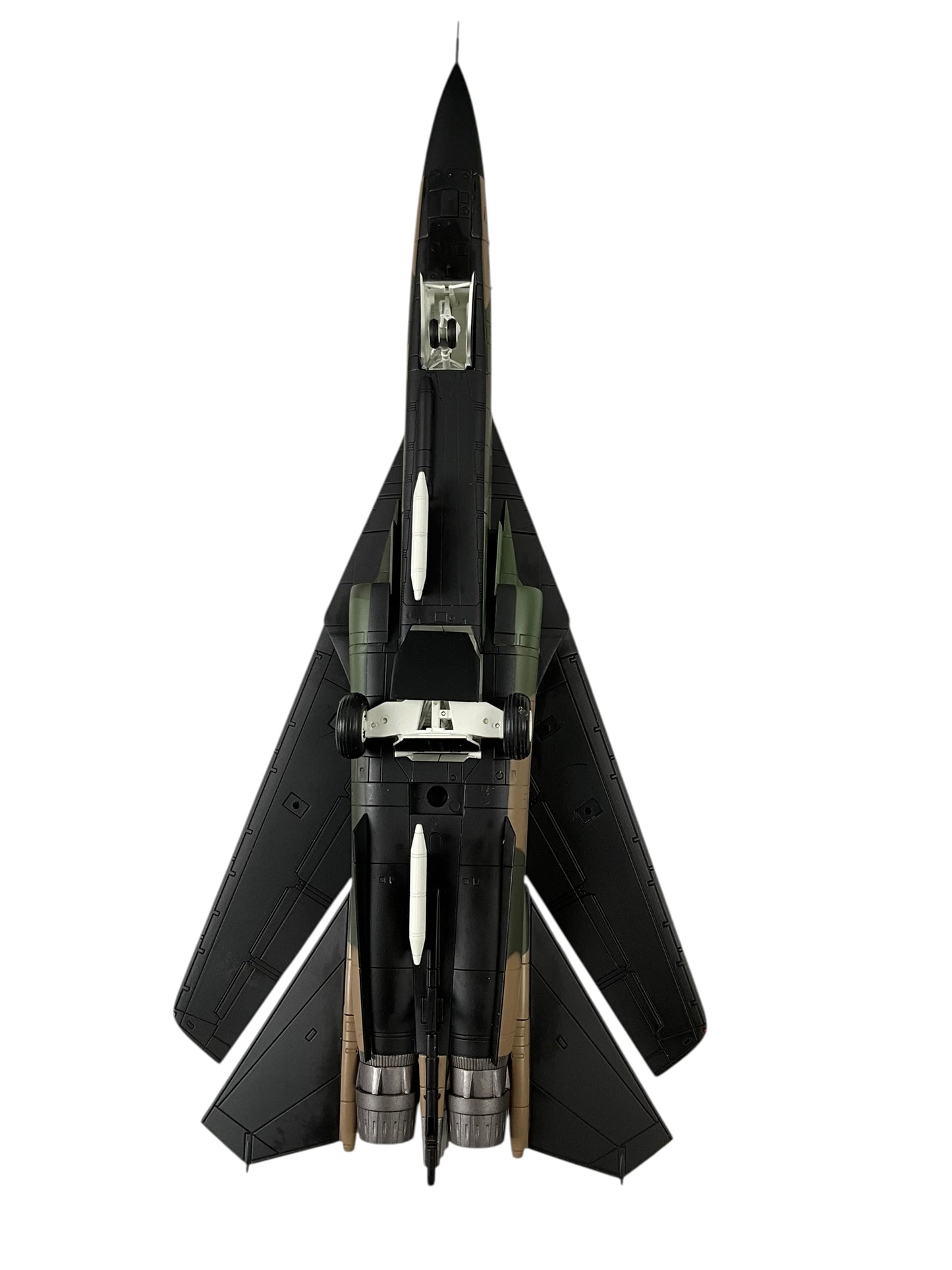 1/72 Hobbymaster (HA3001) General Dynamics F111A Aardvark (AF67-065) "Operation Linebacker" 1972 Takhli RTAFB Thailand, 474 TFW, 429 TFS Black Falcons, U.S.A.F. (Limited Edition of 3500) 2010 Release