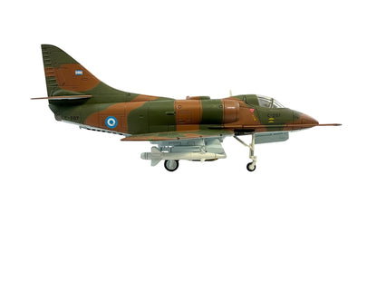 1/72 HobbyMaster (HA1404) Douglas A4B Skyhawk (C-207) "Falklands" May 1982, Fuerza Aerea Argentina (Limited Edition)