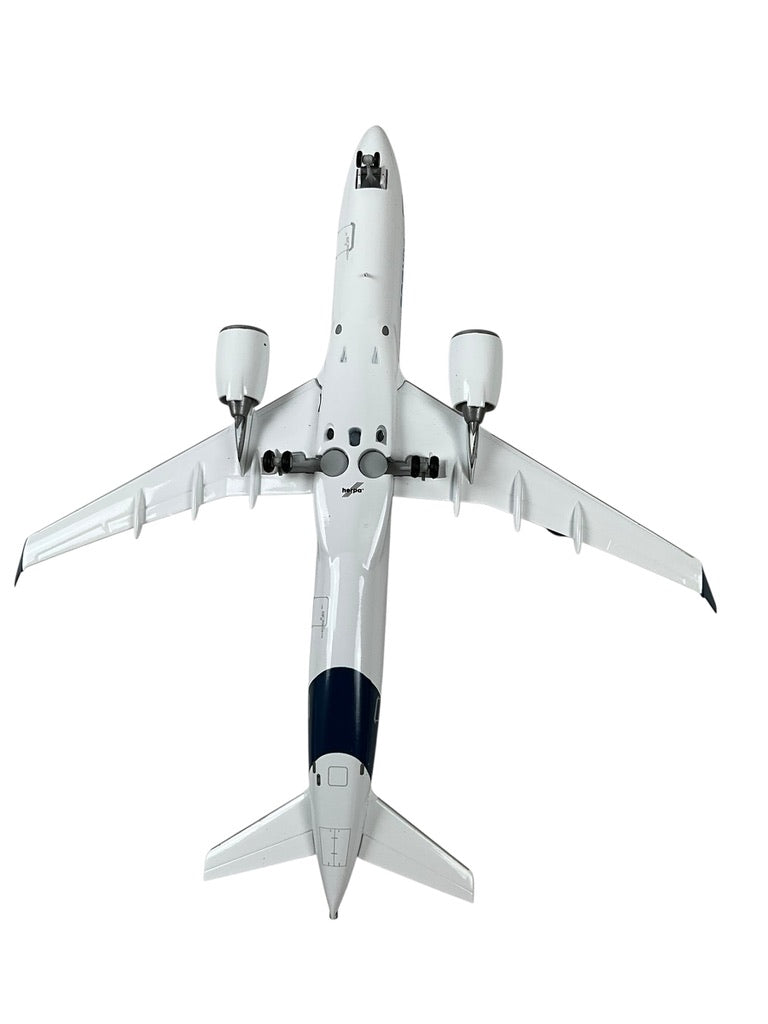 1/200 Herpa (559515) Airbus A220-300 (C-FFDO) "Airbus House Livery" Airbus (Limited Edition)