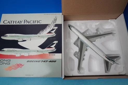 1/200 Blue Box (BBOX-CX-02 / BBOX-CATH-888) Boeing B747-467 (VR-HOT) Cathay Pacific (Limited Edition of ONLY 240) 2013 Release