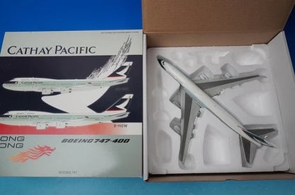 1/200 Blue Box (BBOX-CX-02 / BBOX-CATH-888) Boeing B747-467 (VR-HOT) Cathay Pacific (Limited Edition of ONLY 240) 2013 Release