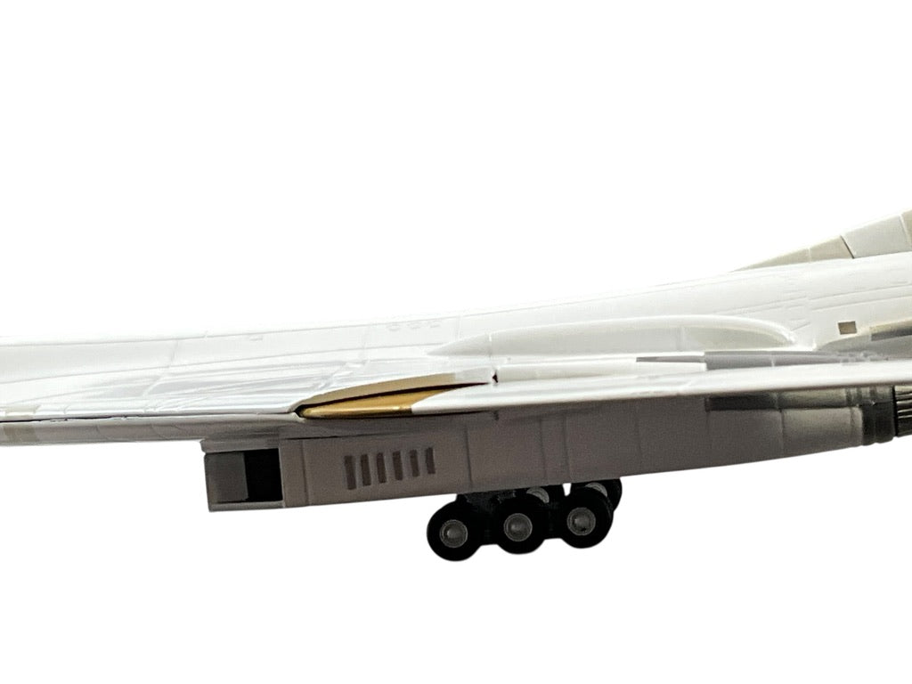 1/200 Herpa (559867) Tupolev TU-160M (White Swan) "Blackjack" (RF-94106) "Ilya Muromets" 6950th Guards AB Engels-2, Russian Air Force (Limited Edition)