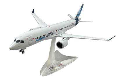 1/200 Herpa (559515) Airbus A220-300 (C-FFDO) "Airbus House Livery" Airbus (Limited Edition)