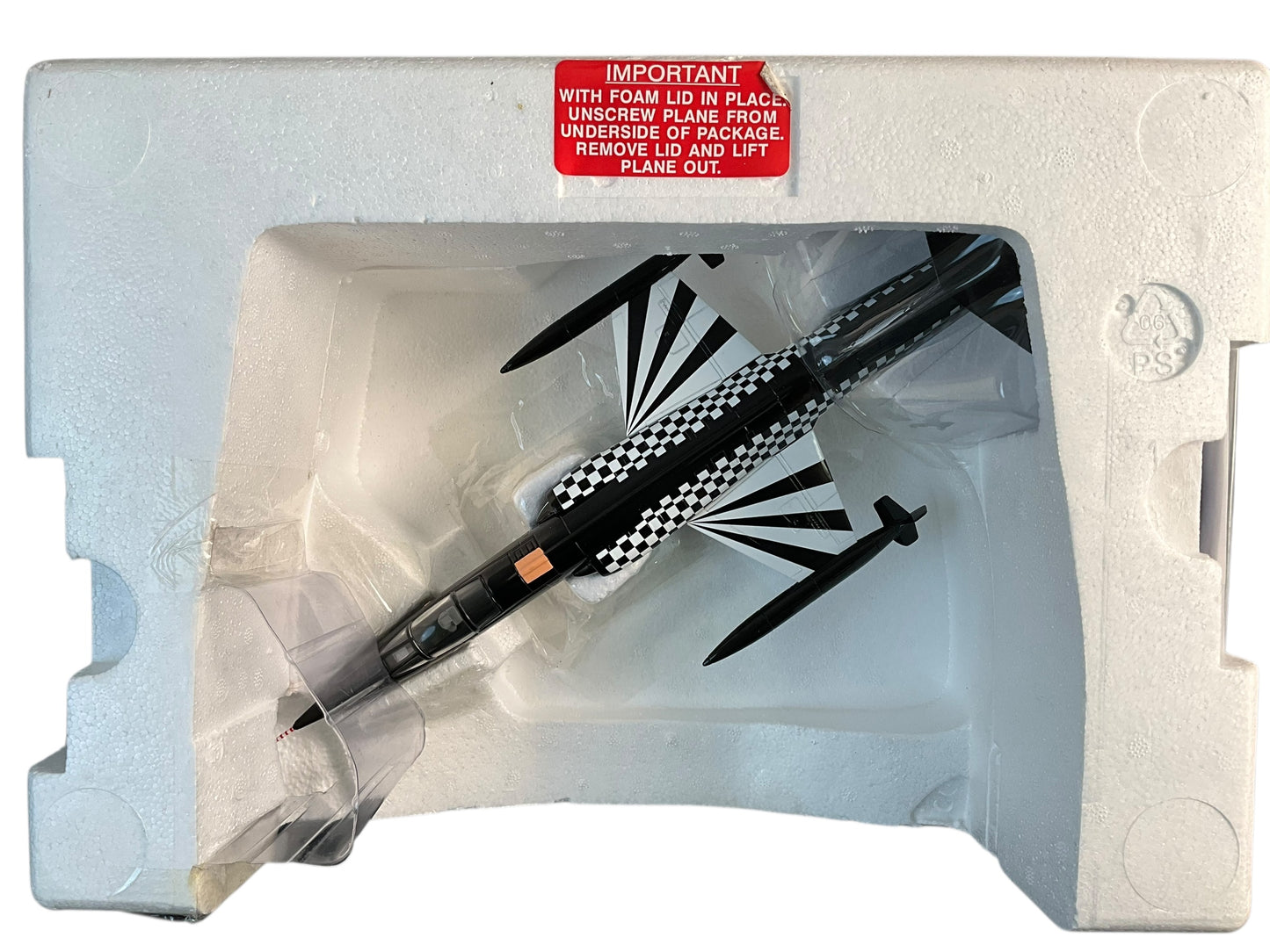 1/48 Franklin Mint/Armour (B11E193) Canadair CF104`(F104G) Starfighter (104880) 441 "Silver Fox" Sqdn Disbandment Scheme Canadian Armed Forces (Limited Edition)