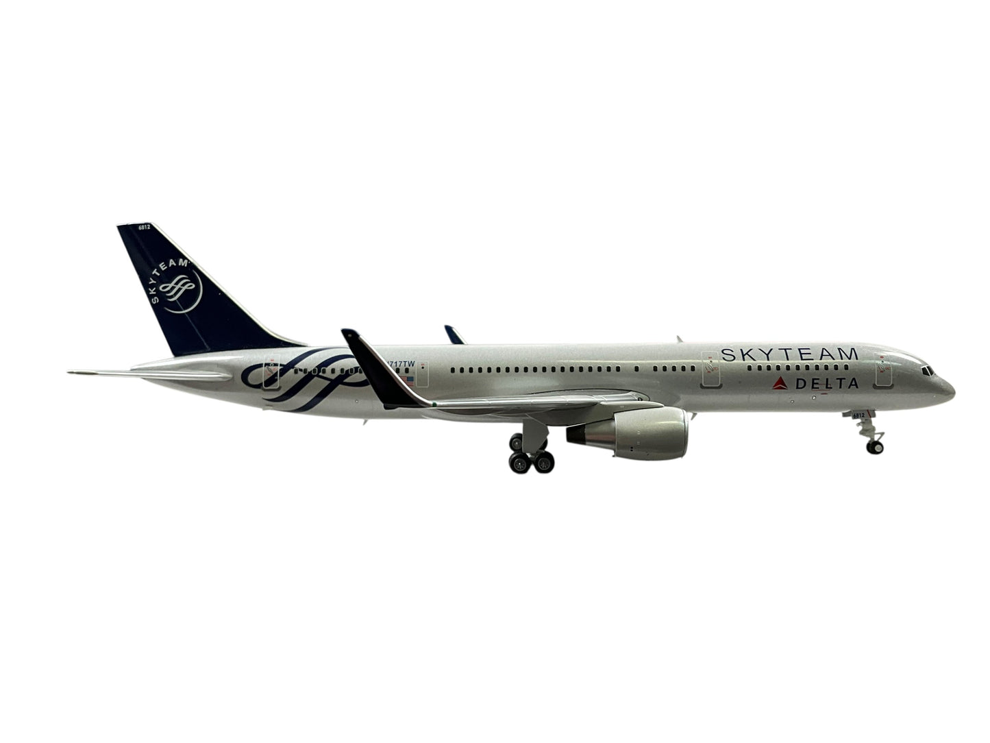 1/200 Gemini200 (G2DAL166) Boeing B757-200 (N717TW) "SKYTEAM" Livery  Delta Airlines (Limited Edition) 2010 Release