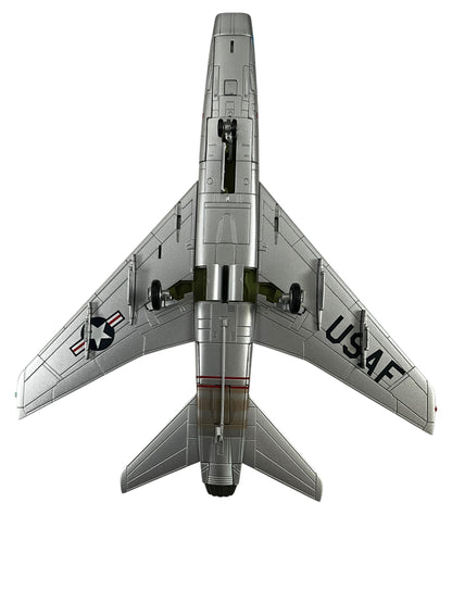 1/72 HobbyMaster (HA2101) North American F100D Super Sabre (053604) flown by Lt.Col. Harold E. Comstock July 1966 Bien Hoa AB, South Vietnam 481st TFS 27th TFW, U.S.A.F. (Limited Edition of 2500)