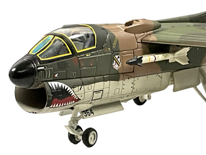 1/72 Century Wings (686250) Vought Corsair II A7D (MB71-0354) 1972 Korat R.T.A.F.B. Thailand 353rd TFS 354th TFW U.S.A.F. (Limited Edition of 1500)
