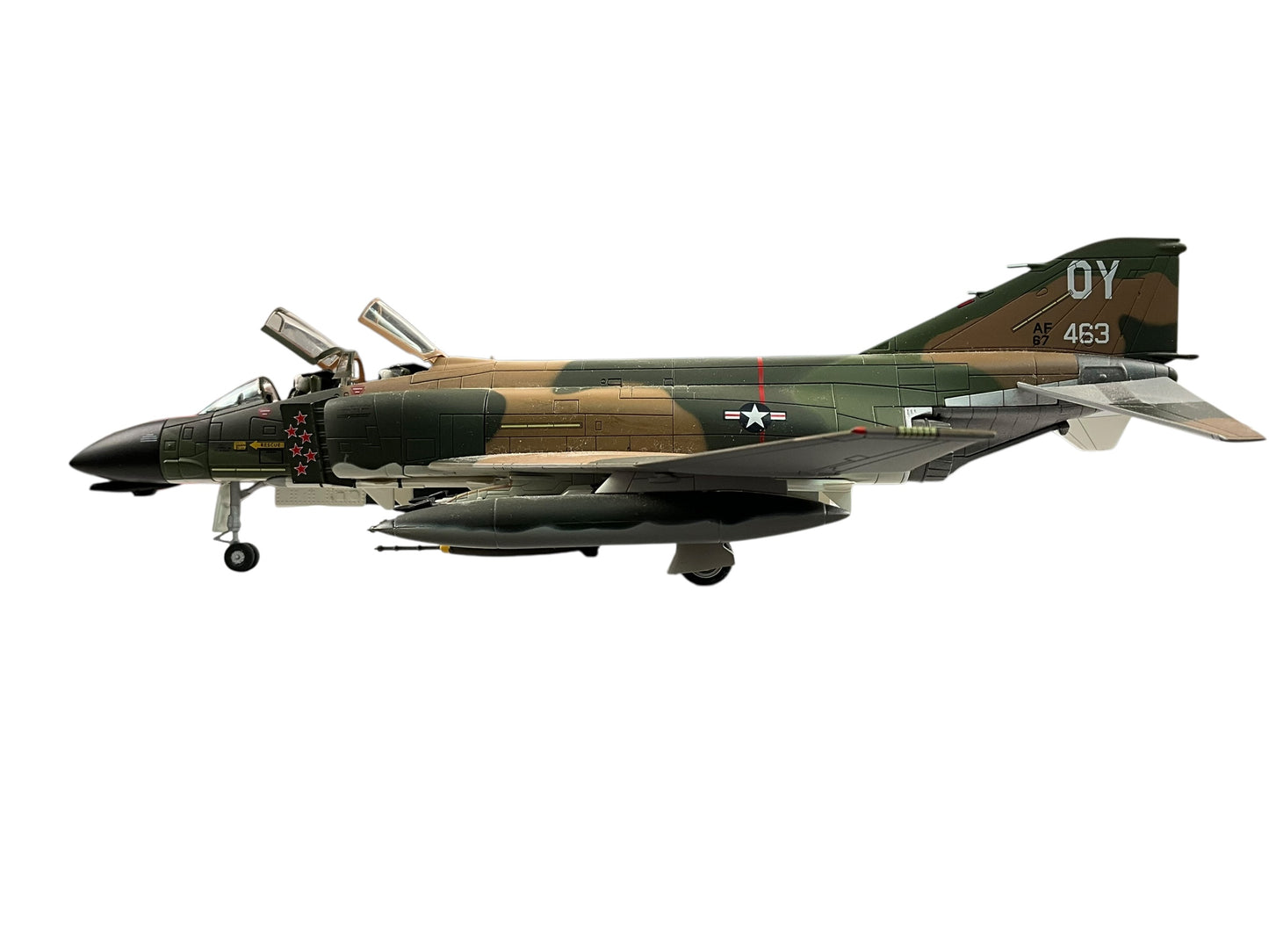 1/72 Hobbymaster (HA1901) MacDonnell Douglas F4D Phantom II flown by 1/72 Hobbymaster (HA1901) MacDonnell Douglas F4D Phantom II (66-7463) flown by Richard S. Ritchie Udorn RTAFB, Thailand 1972, 555th TFS, 432nd TRW, U.S.A.F. (Limited Edition Only 2204)