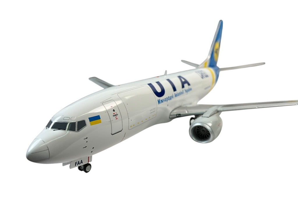 1/200 JC Wings (XX2692) B737-300F (UR-FAA) UIA "Cargo" - Ukraine International Airlines (Limited Edition)