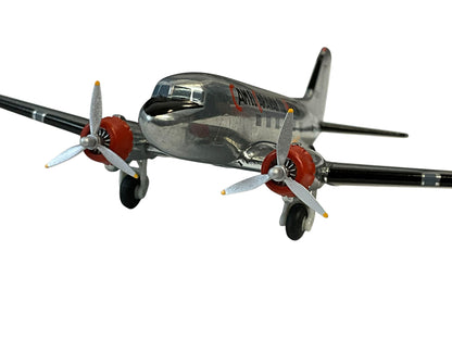 1/200 Herpa (550765) Douglas C47 (DC3) Dakota (2934087) Camel Caravan to Berlin U.S.A.F. (Limited Edition)