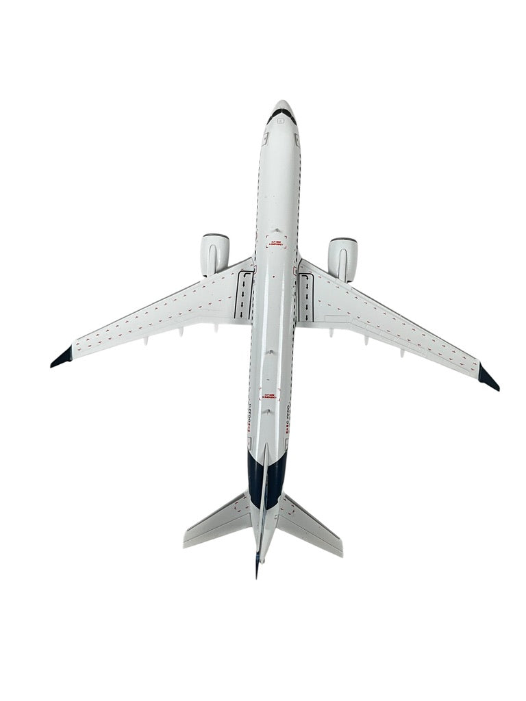 1/200 Herpa (559515) Airbus A220-300 (C-FFDO) "Airbus House Livery" Airbus (Limited Edition)