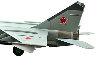 1/72 HobbyMaster (HA5601) Mikoyan MiG25P Foxbat (Red 31) flown by Lt. (Sg.) V. Belenko defection to  Hakodate, Japan 1976 513th Fighter Rgt, 11th Air Army, Soviet Air Force (Limited Edition) 2017 Release