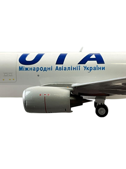 1/200 JC Wings (XX2692) B737-300F (UR-FAA) UIA "Cargo" - Ukraine International Airlines (Limited Edition)