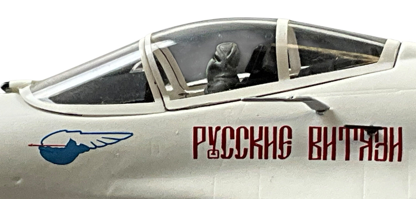 1/72 (Witty Wings) Sky Guardians (WTW-72-014-009) Sukhoi SU27 Flanker-B (Blue 06) "Russian Knights Display Team" Russian Air Force (Limited Edition) 2009 Release