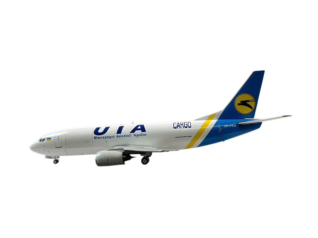 1/200 JC Wings (XX2692) B737-300F (UR-FAA) UIA "Cargo" - Ukraine International Airlines (Limited Edition)