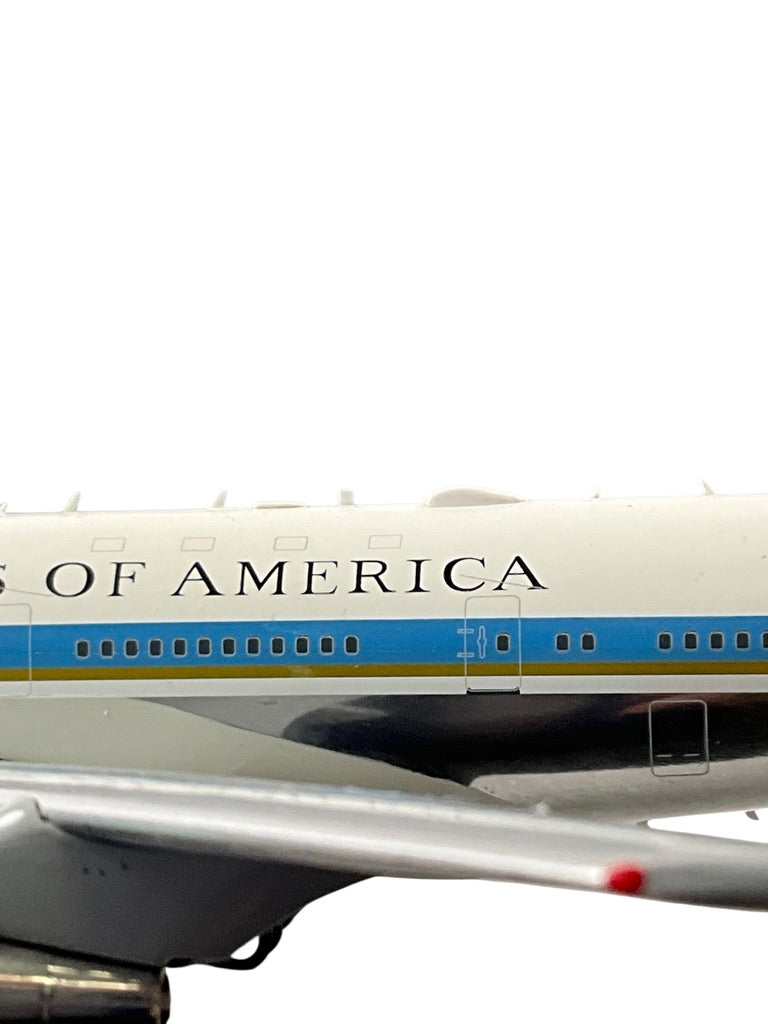 1/200 Inflight200 (IFVC25A0222P) Boeing (VC25A) B747-200 (28000) "Air Force One" United States of America (Limited Edition) 2022 Release