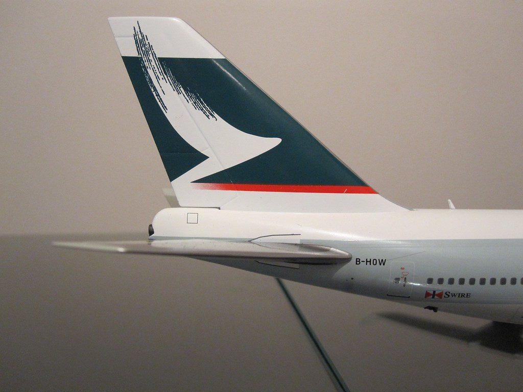 1/200 Blue Box (BB-CATH) Boeing B747-400 (B-HOW) Cathay Pacific (Limited Edition) 2019 Release