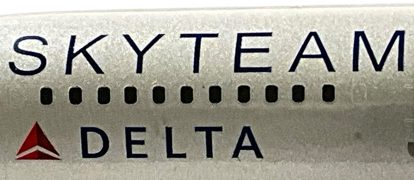 1/200 Gemini200 (G2DAL166) Boeing B757-200 (N717TW) "SKYTEAM" Livery  Delta Airlines (Limited Edition) 2010 Release