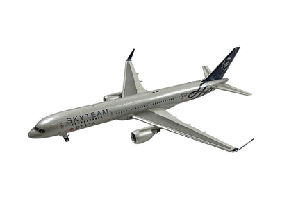 1/200 Gemini200 (G2DAL166) Boeing B757-200 (N717TW) "SKYTEAM" Livery  Delta Airlines (Limited Edition) 2010 Release