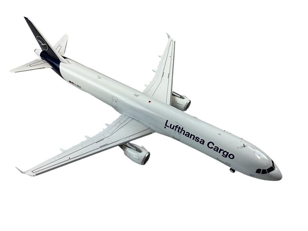 1/200 (Inflight200) J-Fox (JF-A321-025) Airbus A321-200 (D-AEUC) "Hello Europe" 7th Livery Lufthansa Cargo (Limited Edition)