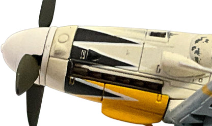 1/72 Corgi (AA27101) Messerschmitt Bf109G-6 White Winter Camo, flown by Erich Hartmann ("Ace of ALL Time" with 352 Kills) Hungary 1945, Kommandeur 1/JG53 Drittes Reich Luftwaffe (Limited Edition #1831 of Only 2000) 2013 Release