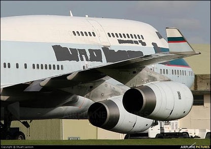 1/200 Blue Box (BBOX-CX-02 / BBOX-CATH-888) Boeing B747-467 (VR-HOT) "1994 Brush Wing Livery" Cathay Pacific (Limited Edition #115 of ONLY 240) 2013 Release